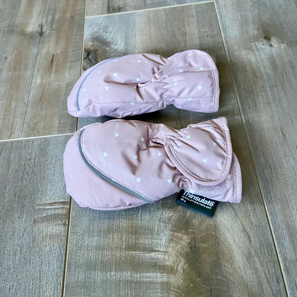 H&M Water-repellent Ski Mittens in Pink Hearts